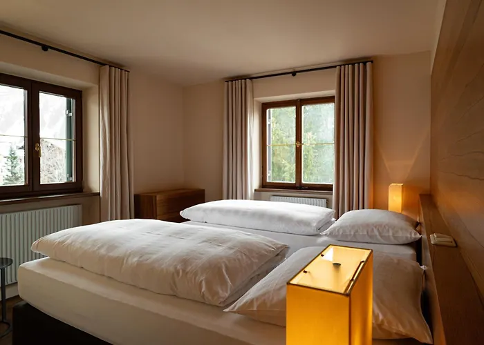 Hinterwies - Ski In / Lodge / Dine